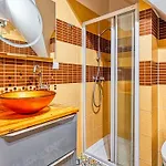 Pod Swierkami Z Prywatna Sauna - 5d 아파트